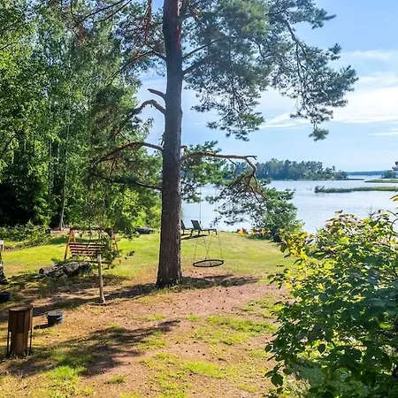 Unelmien Merenrantamoekki - 1,5h Helsingistae Semesterbostad *